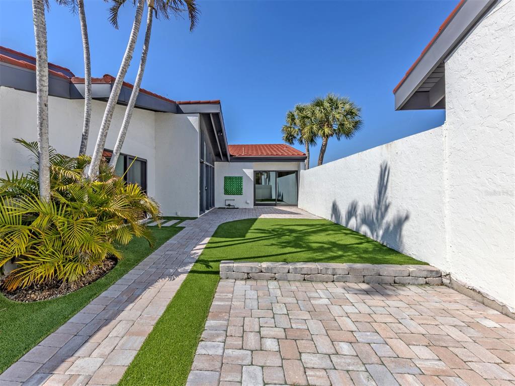 764 SARABAY ROAD UNIT 8, OSPREY, FL — photo 3 of 30