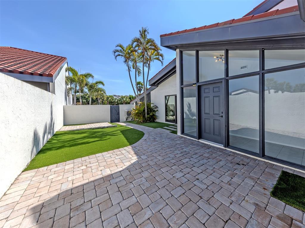 764 SARABAY ROAD UNIT 8, OSPREY, FL — photo 5 of 30