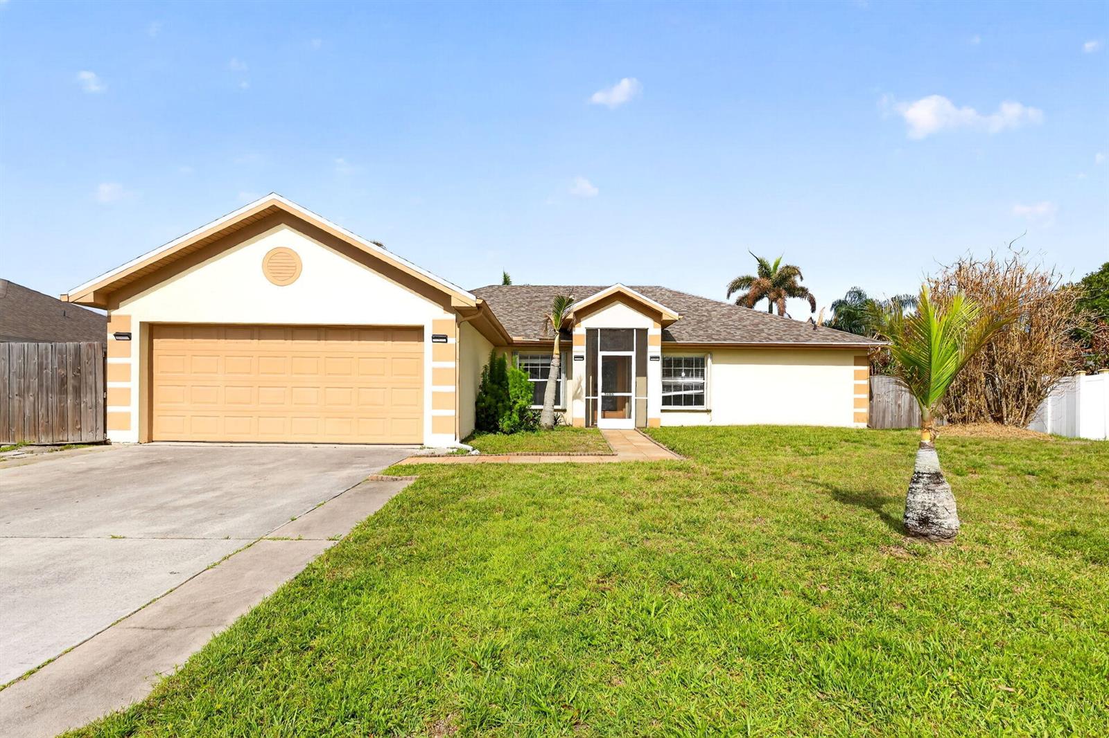 3660 SW Bonwold Street, Port St. Lucie FL 34953