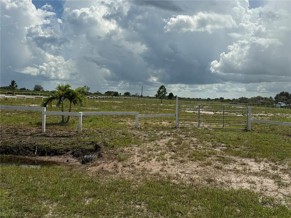 20380 NW 250TH STREET, OKEECHOBEE, FL — photo 2 of 3