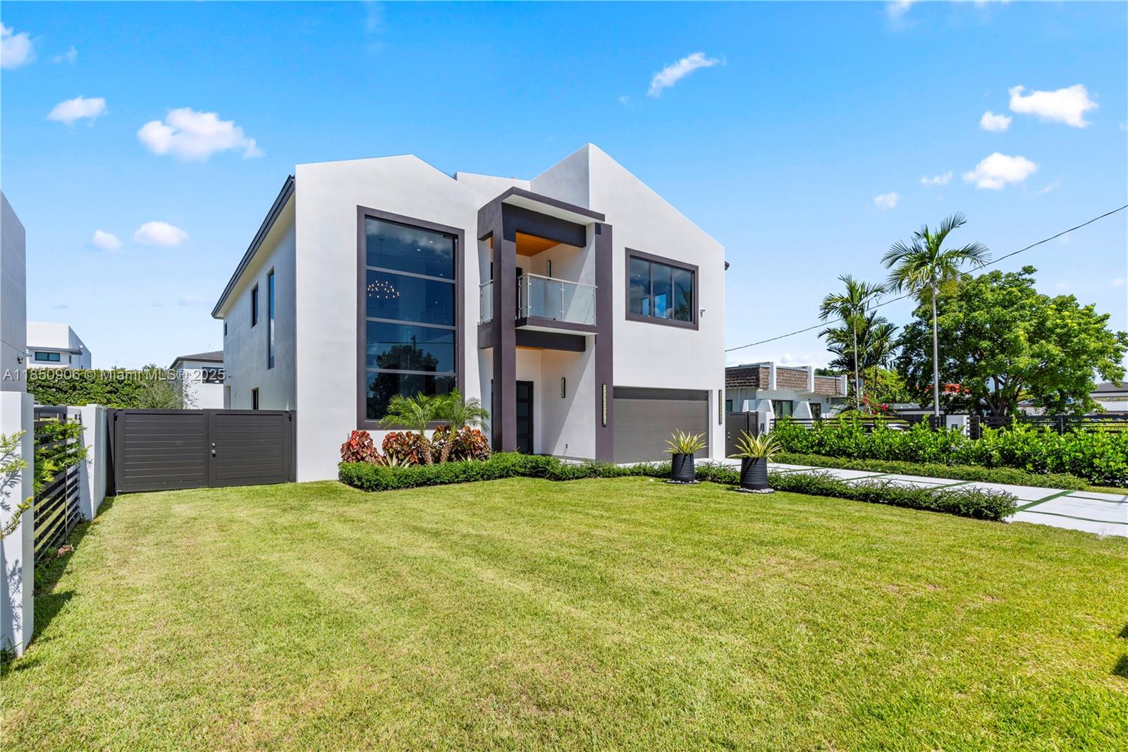 4240 SW 84th Ave, Miami FL 33155