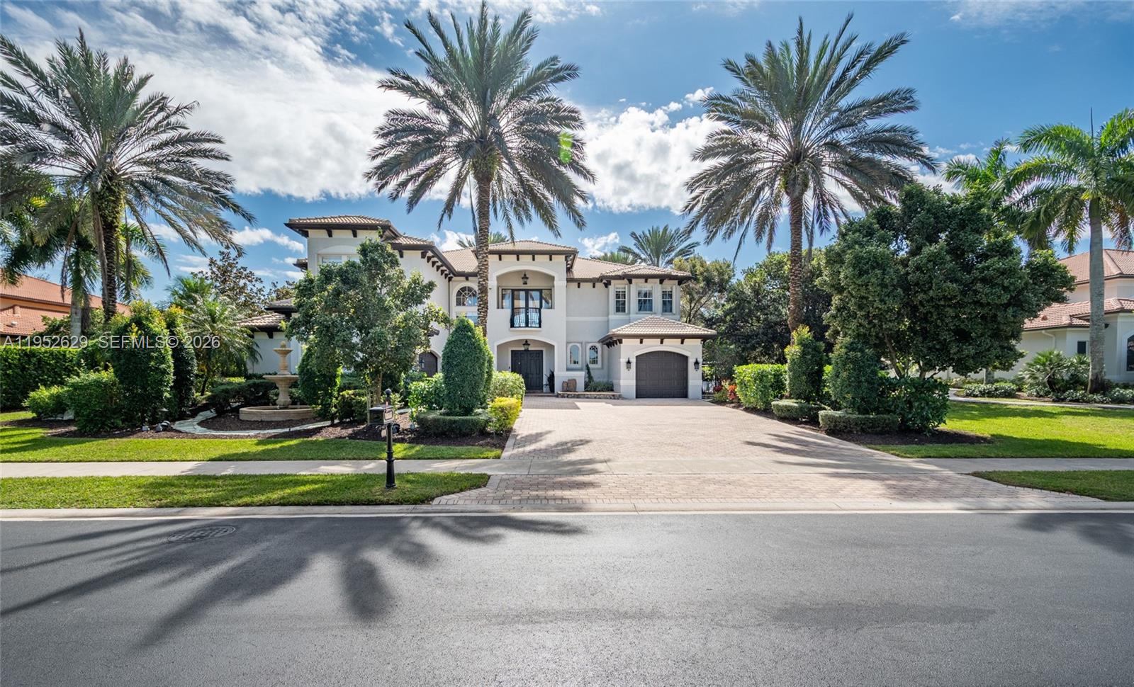11356 Canyon Maple Blvd, Davie FL 33330