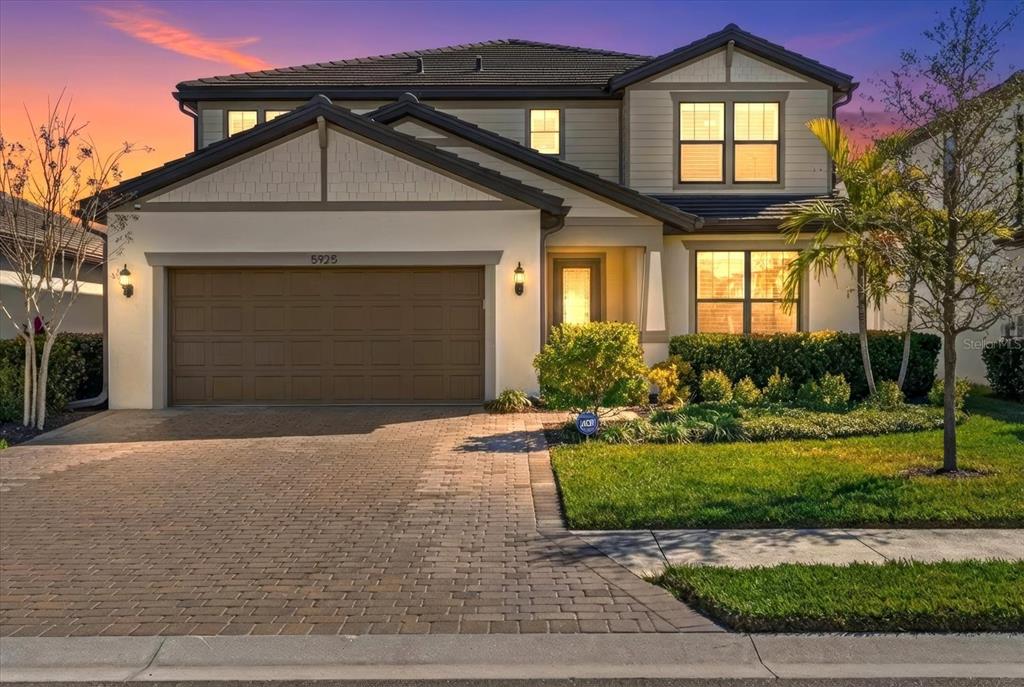 5925 BLUESTAR COURT