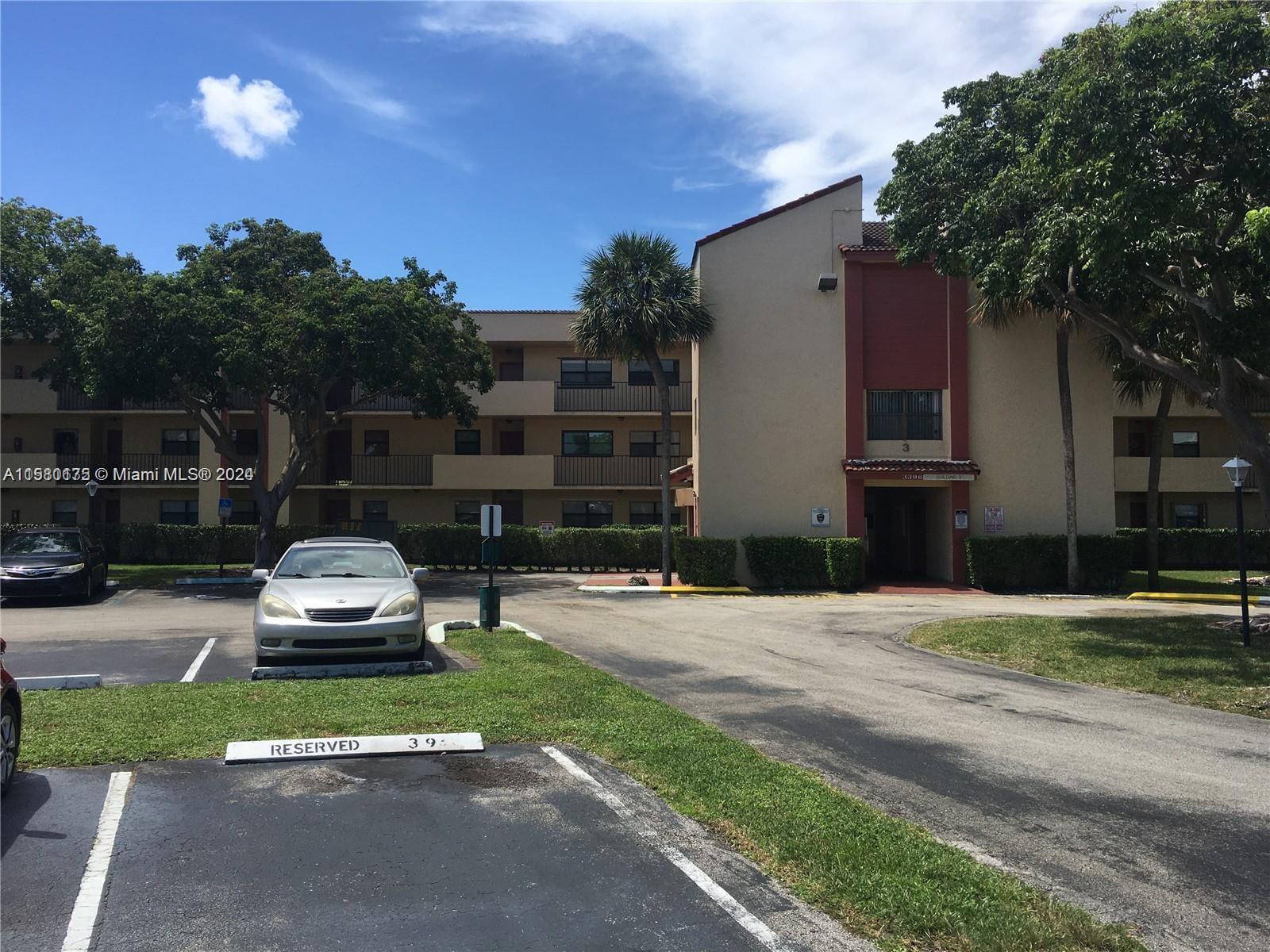 3252 Foxcroft Rd # 208, Miramar FL 33025