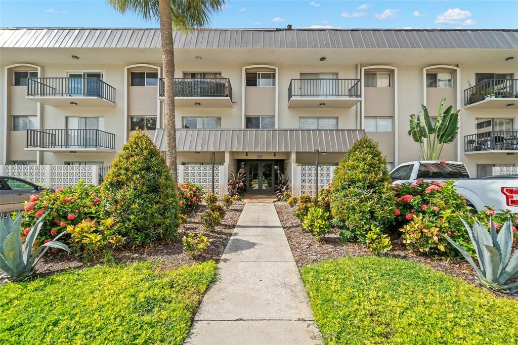 4606 W GRAY STREET UNIT 107