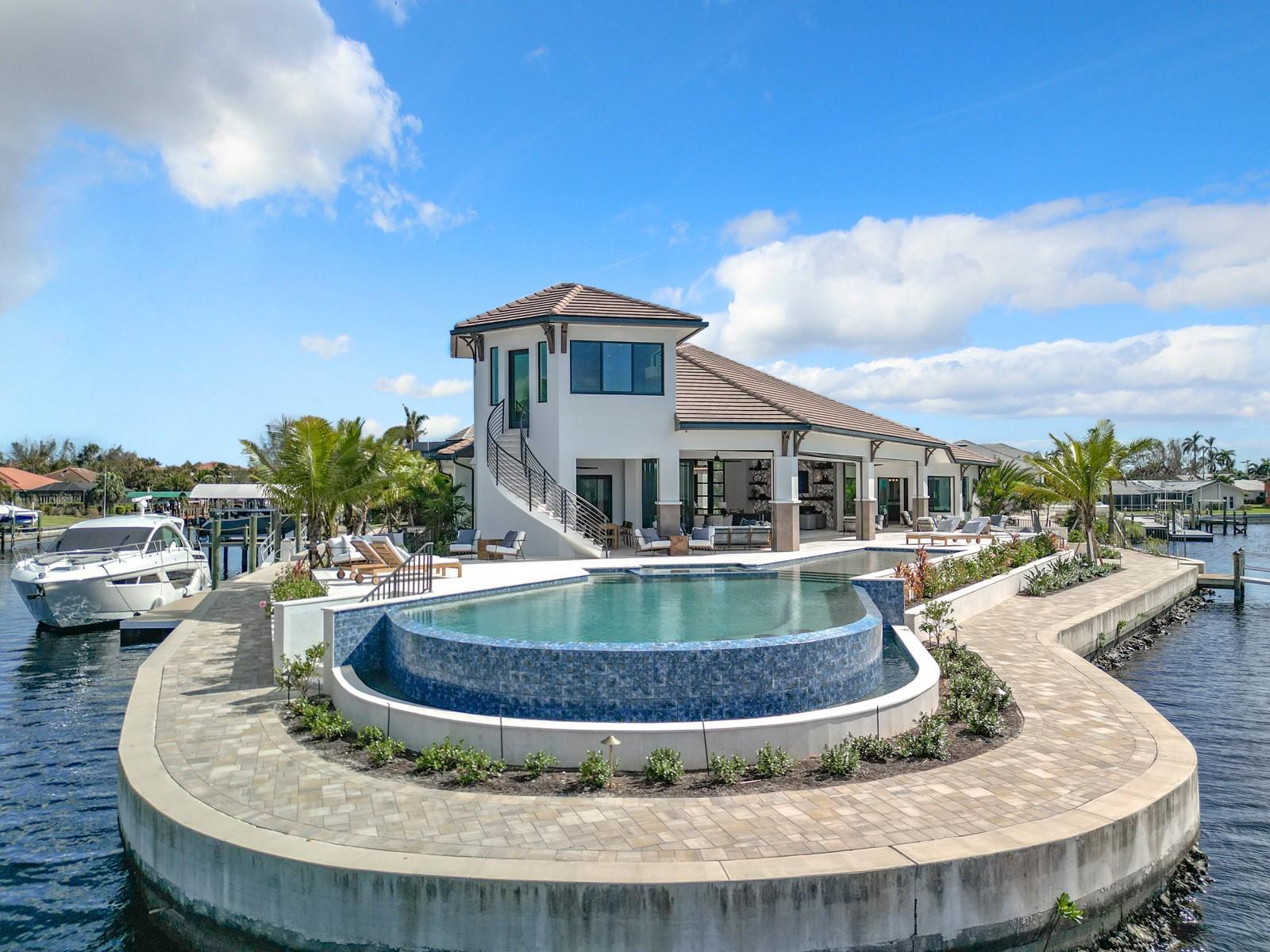 14201 Bay Drive, Fort Myers FL 33919