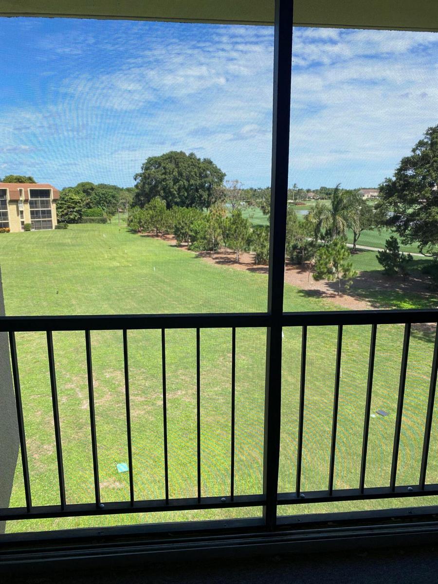 5390 NW Woodland Lakes Drive # 4020, Palm Beach Gardens FL 33418