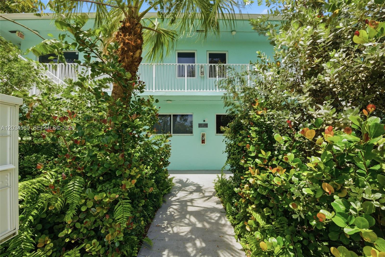 127 NW 74th St # 3, Miami FL 33150