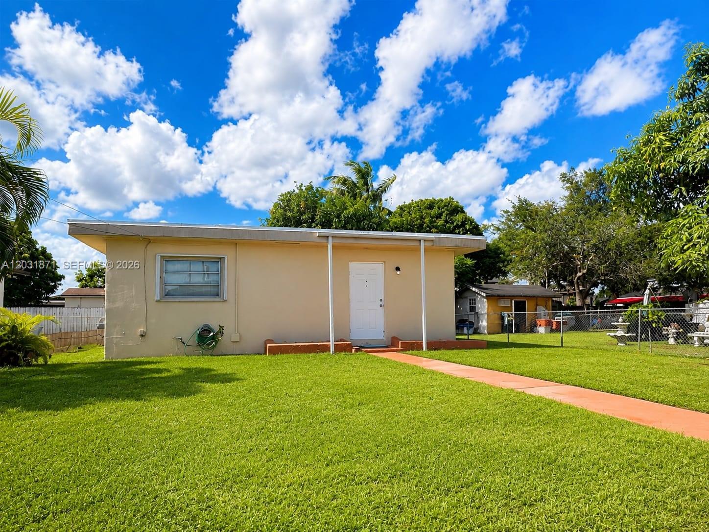8935 SW 28th St # 8935, Miami FL 33165