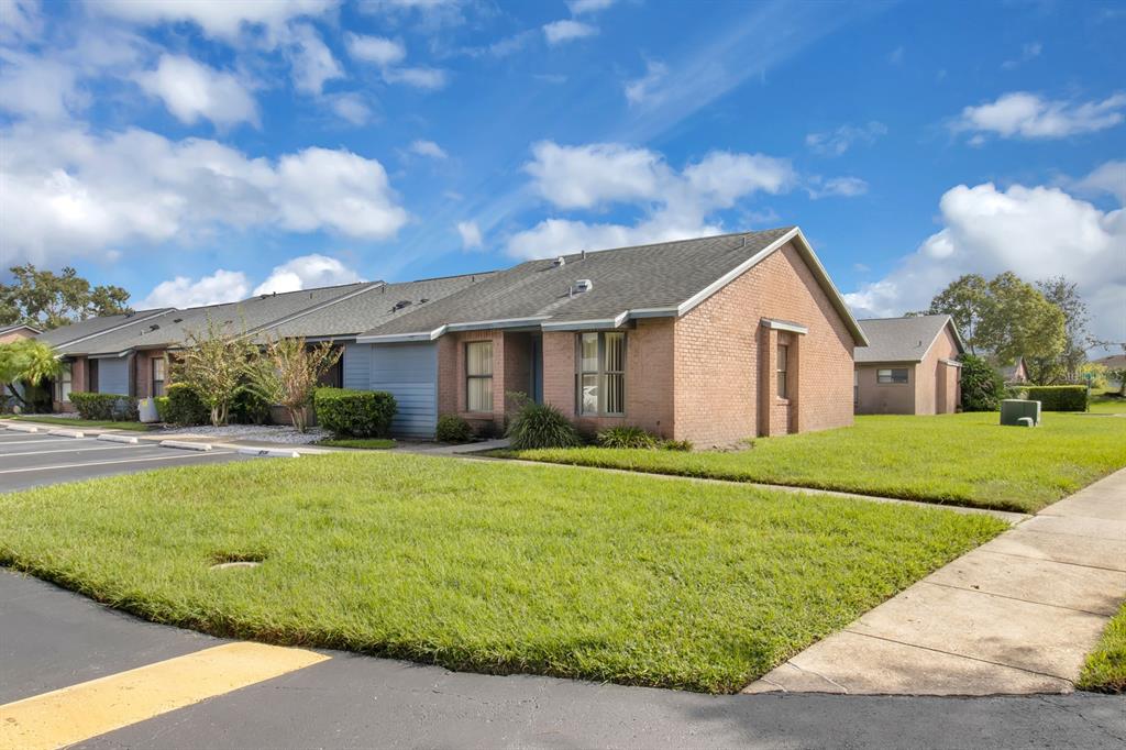 2835 SHANNON OAK COURT
