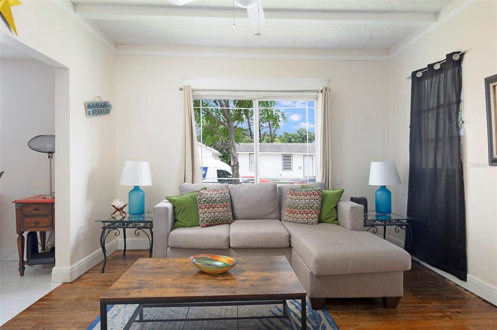 3860 BURLINGTON AVENUE N, ST PETERSBURG, FL — photo 4 of 21