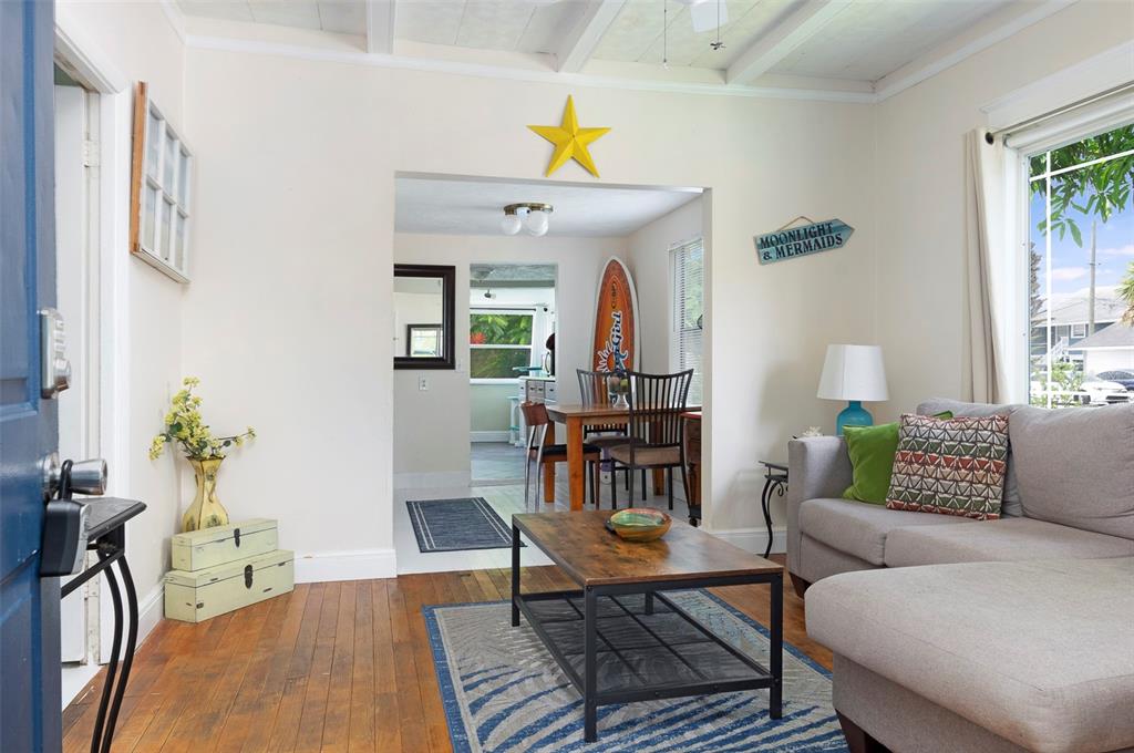 3860 BURLINGTON AVENUE N, ST PETERSBURG, FL — photo 5 of 21