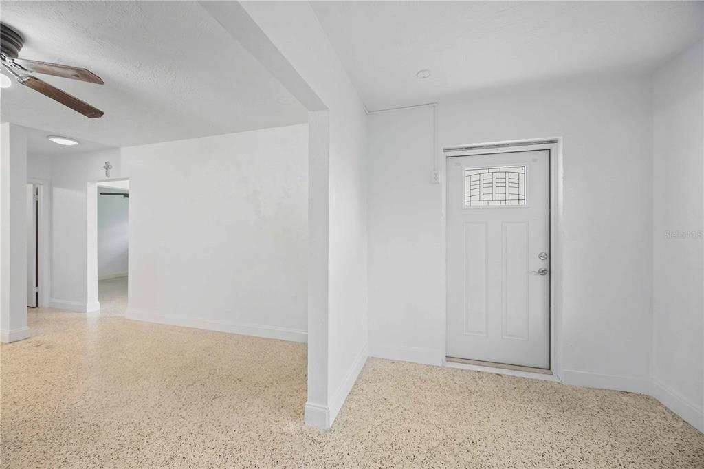 1909 BUCCANEER DRIVE, SARASOTA, FL — photo 4 of 30