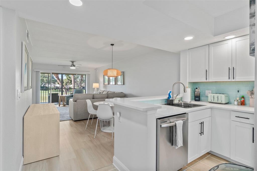 433 CERROMAR LANE UNIT 441, VENICE, FL — photo 4 of 30