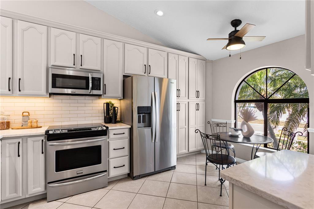 918 SHAGOS DRIVE, APOLLO BEACH, FL — photo 5 of 25