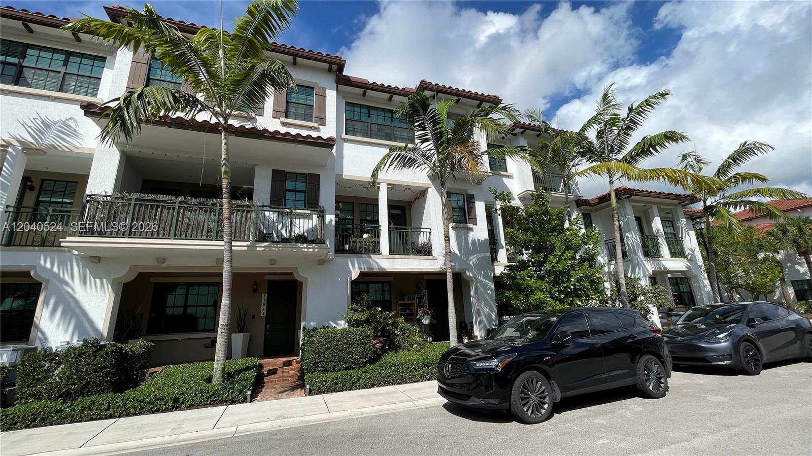 11618 SW 13th Ct, Pembroke Pines FL 33025