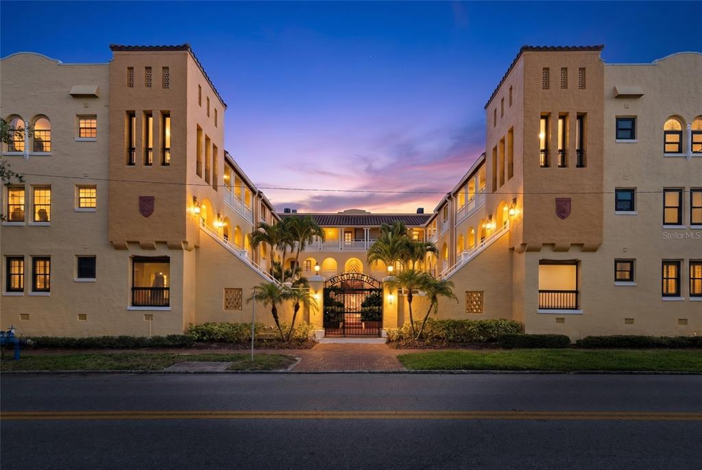 210 22ND AVENUE NE UNIT 6