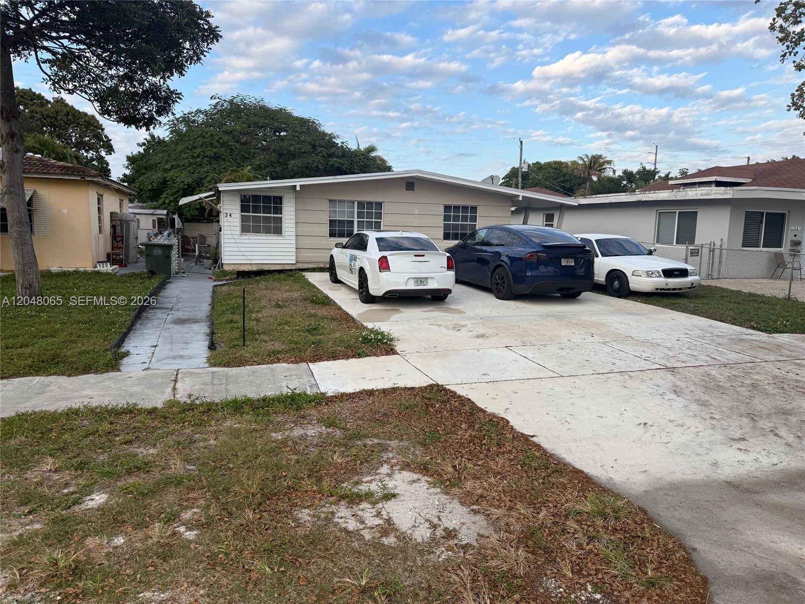 34 SW 5th St # 2, Hallandale Beach FL 33009