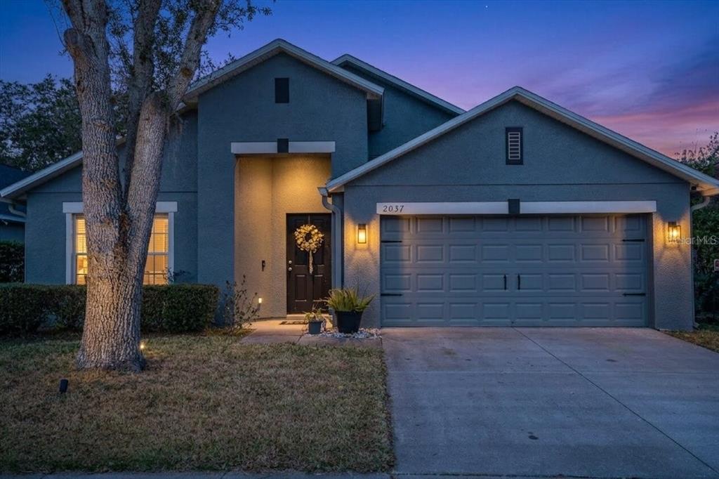 2037 DARLIN CIRCLE