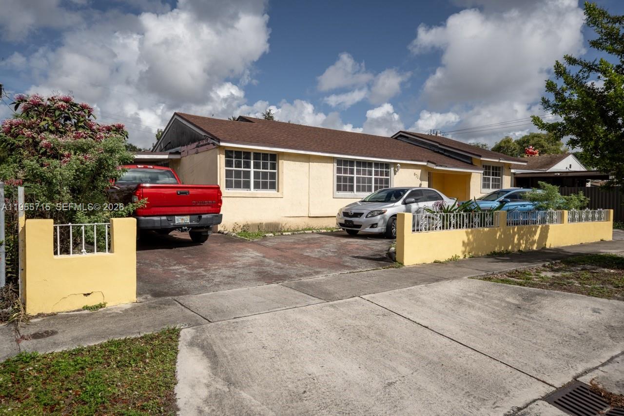 671 E 6th Pl, Hialeah FL 33010
