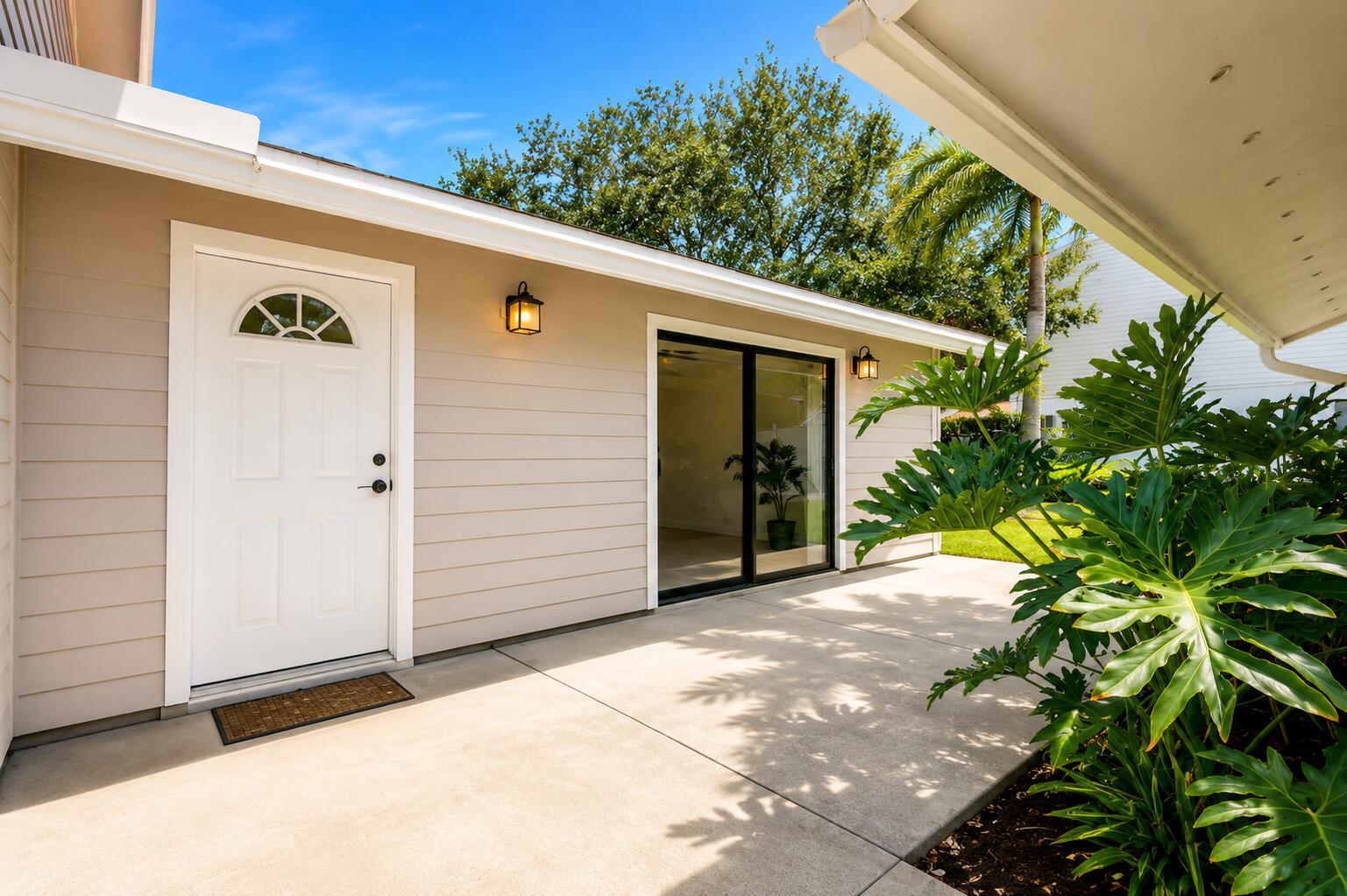 House — 8074 SE River Lane, Stuart FL 34997, STUART, FL