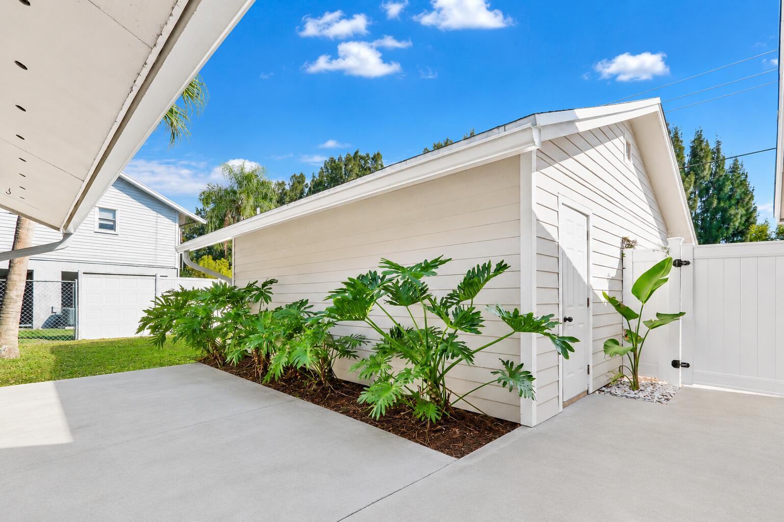 Front House — 8074 SE River Lane, Stuart FL 34997, STUART, FL