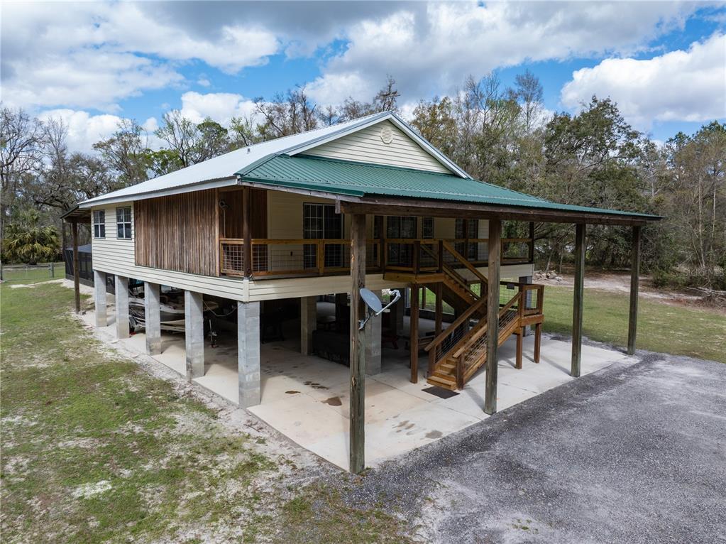1137 NE HOLLY ROAD