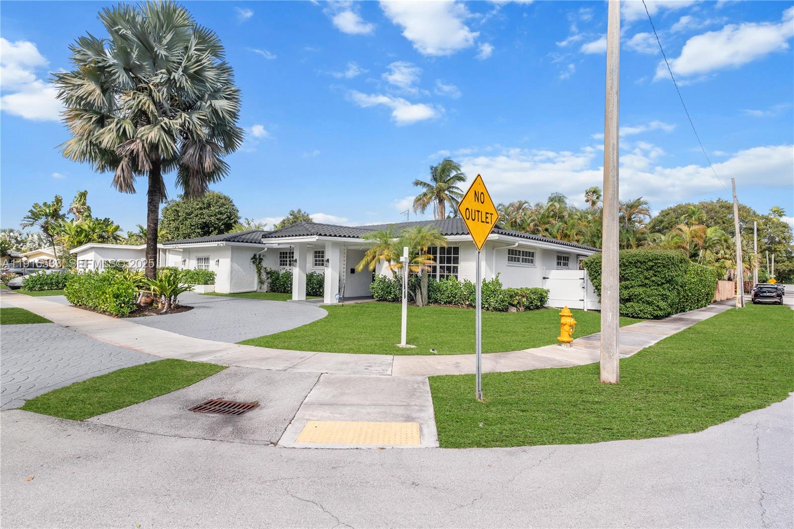 2055 NE 201st Ter, Miami FL 33179