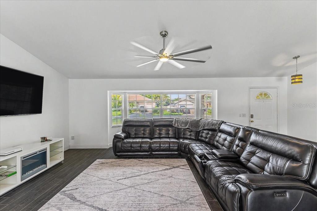 2311 PINE TREE, EDGEWATER, FL — photo 4 of 23