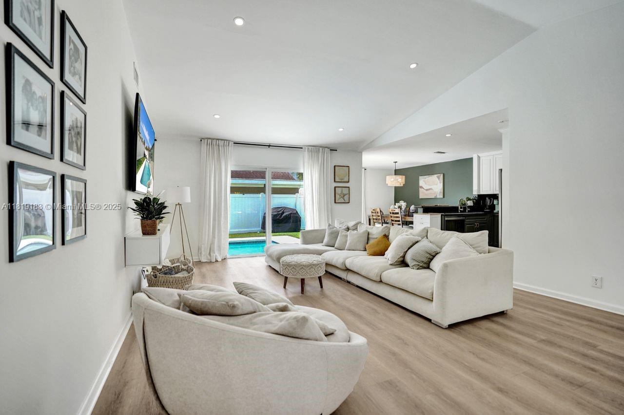 18998 Cloud Lake Cir, Boca Raton FL 33496