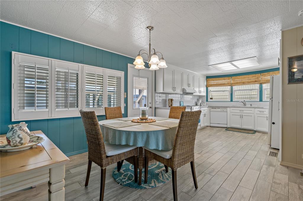 3301 ALT 19 UNIT 611, PALM HARBOR, FL — photo 5 of 30