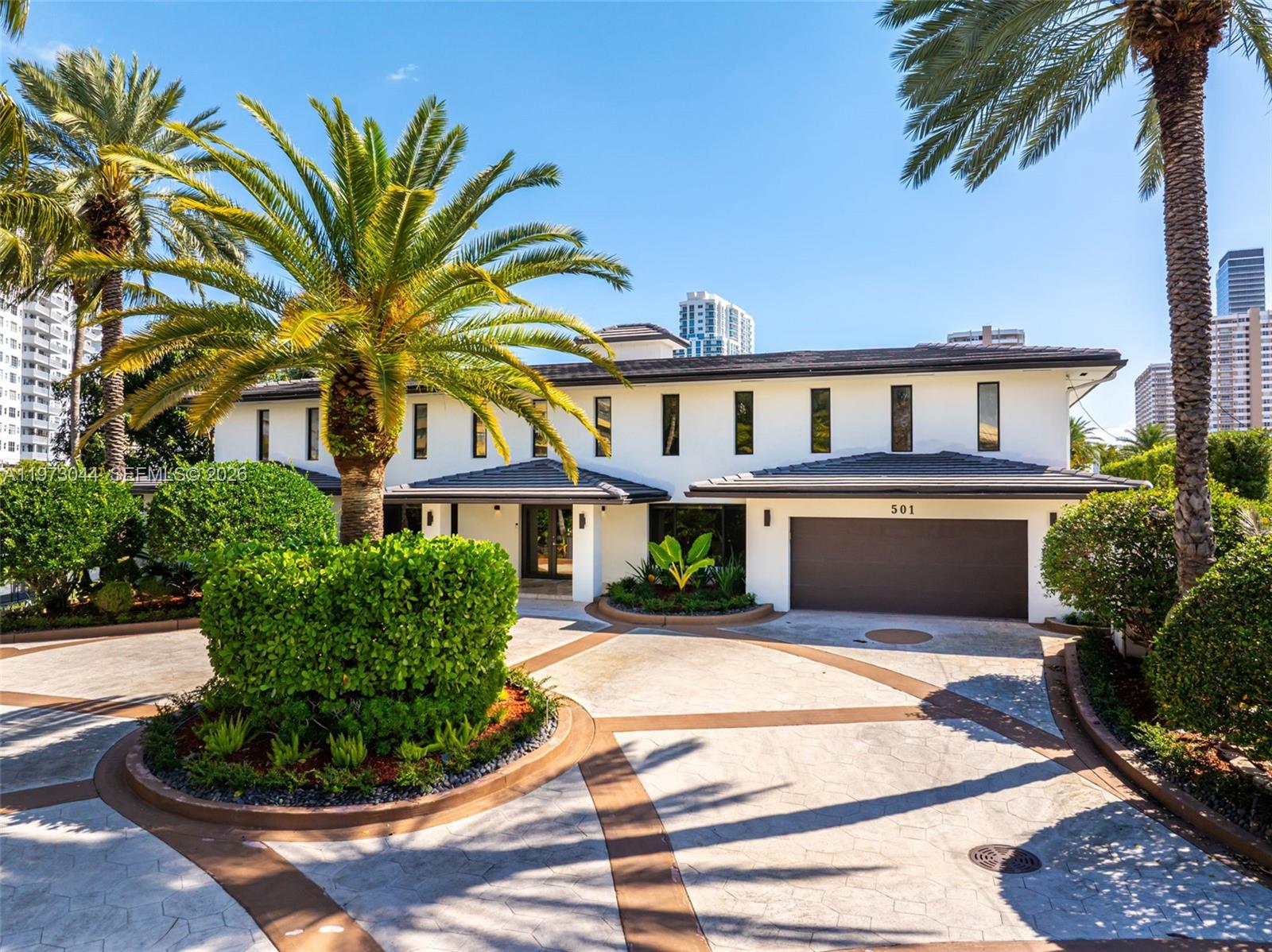 501 Hibiscus Dr, Hallandale Beach FL 33009