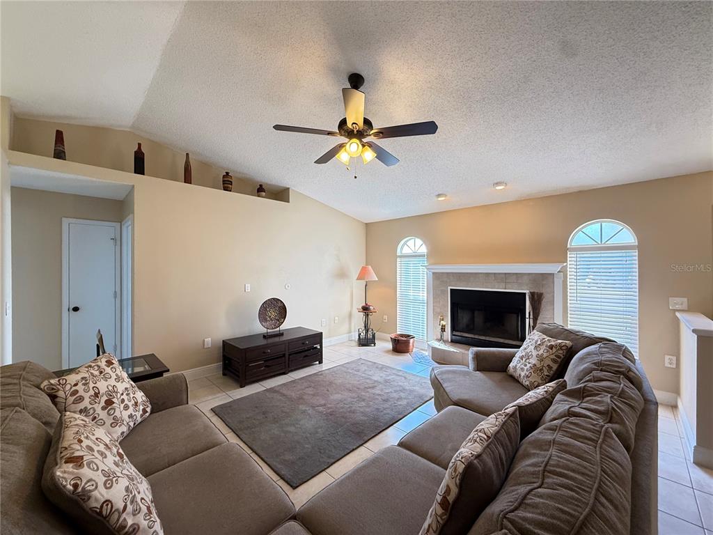 3210 THOROUGHBRED LOOP, LAKELAND, FL — photo 5 of 23