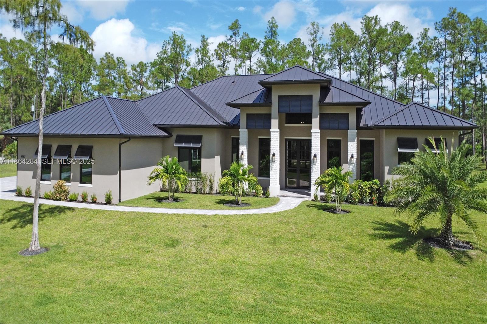 4987 Mahogany Ridge Dr, Naples FL 34119