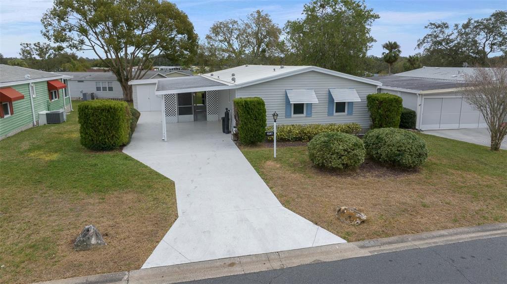 1541 HILLCREST DRIVE