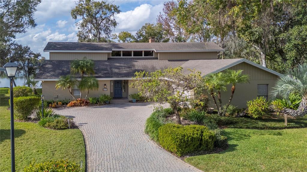 521 CENTURY OAK COURT