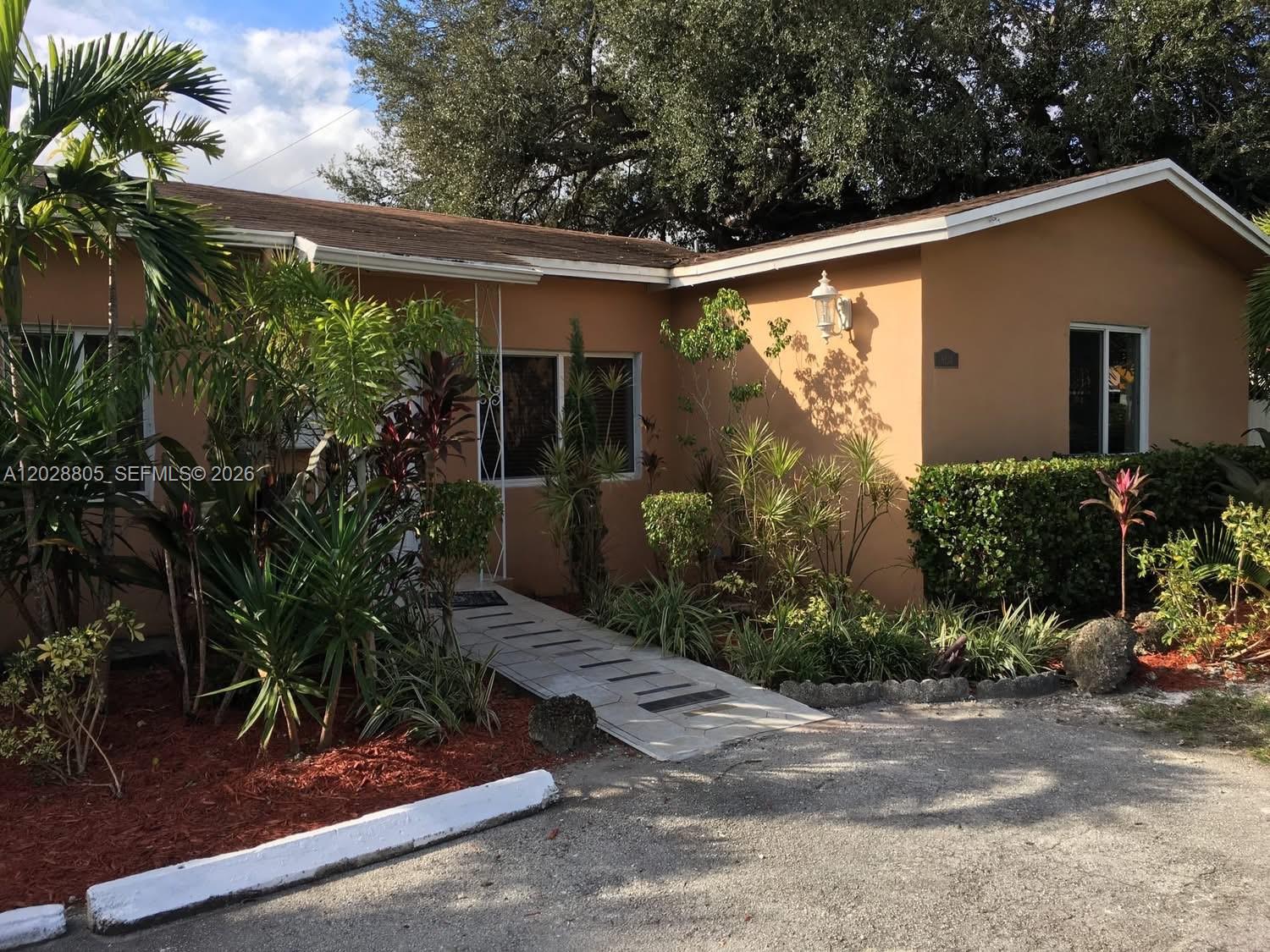 6134 SW 22nd St, Miami FL 33155