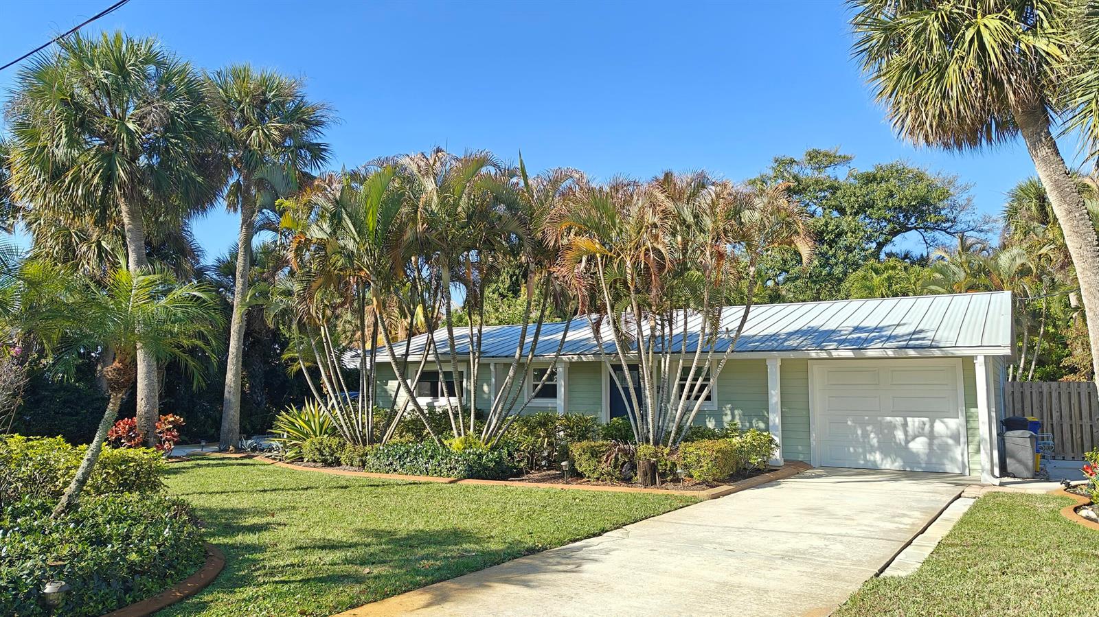 282 SE Edgewood Drive, Stuart FL 34996