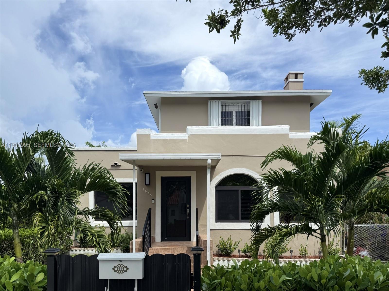 1835 SW 10th St, Miami FL 33135