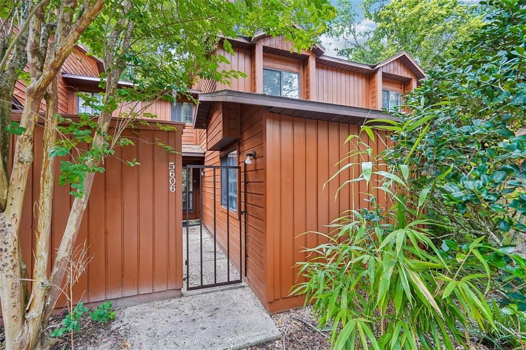5606 SW 8TH PLACE