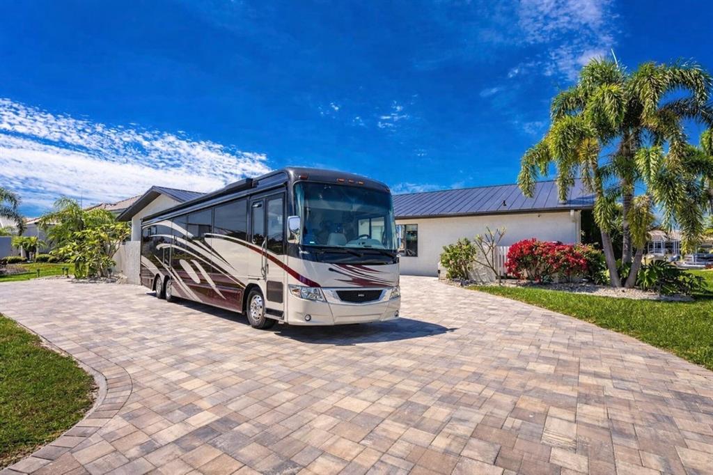 391 VIA ESPLANADE, PUNTA GORDA, FL — photo 2 of 30
