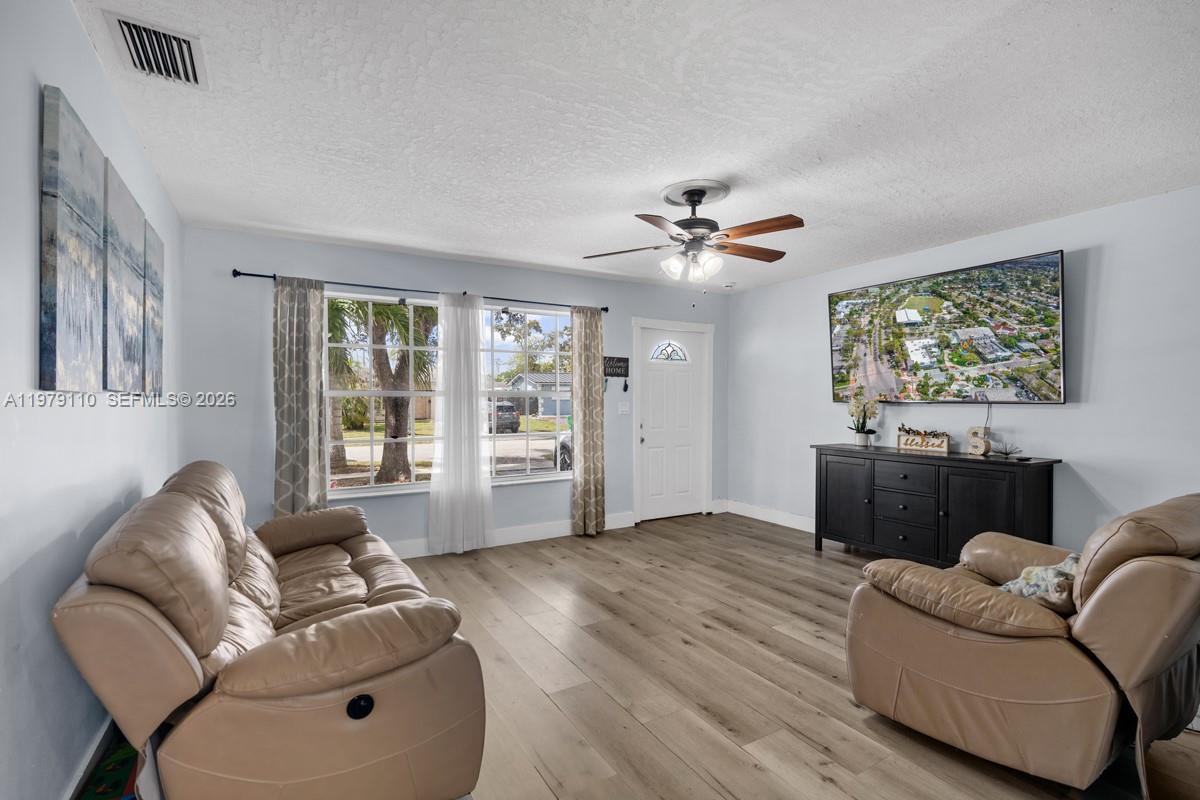2286 NW 81st Ave, Sunrise FL 33322