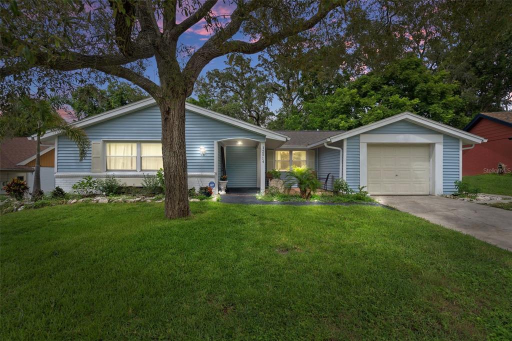 12514 COFFEE HILL ROW, HUDSON, FL — photo 4 of 30