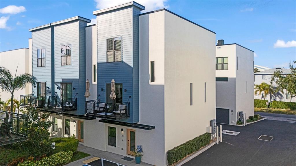 4810 W MCELROY AVENUE UNIT 28