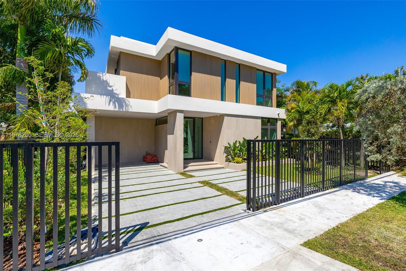 3457 Oak Ave, Miami FL 33133
