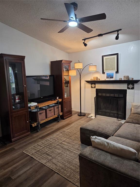 4033 DREAM OAK PLACE UNIT 203, TAMPA, FL — photo 4 of 15