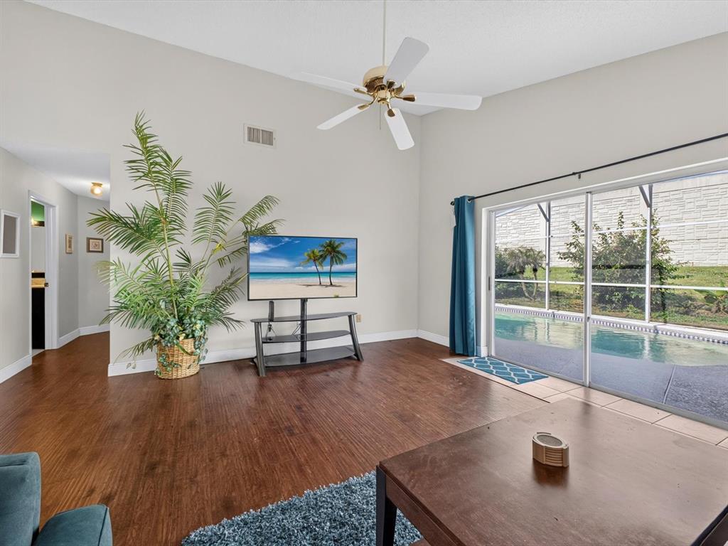 267 ROCHESTER LOOP, DAVENPORT, FL — photo 4 of 30