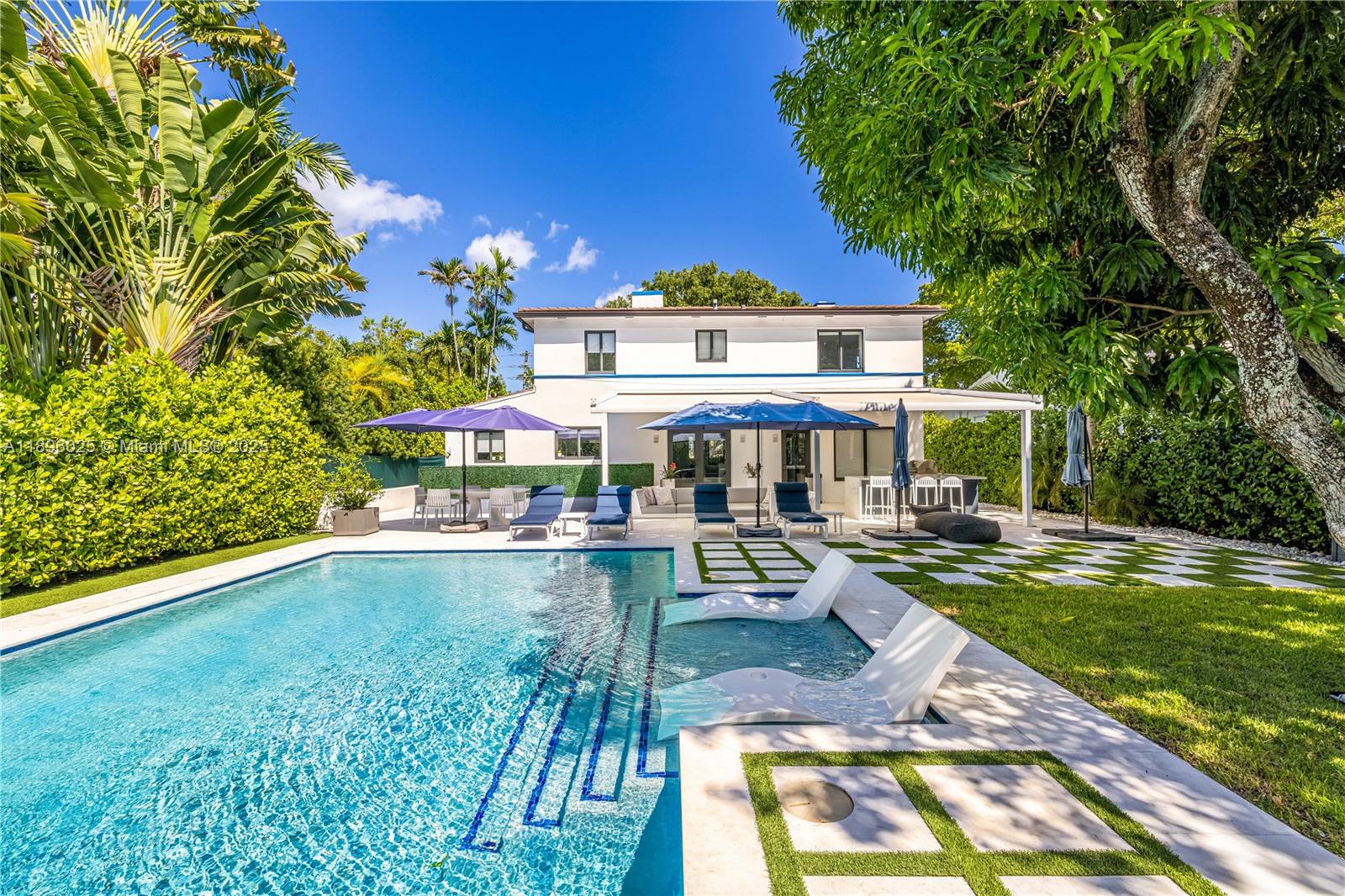 6166 Pine Tree Dr, Miami Beach FL 33140