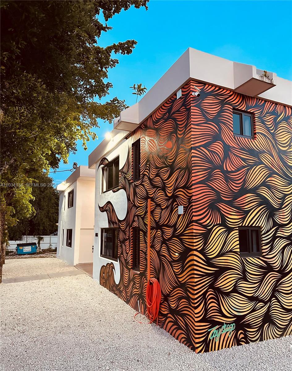 190 NW 69th St # 8, Miami FL 33150