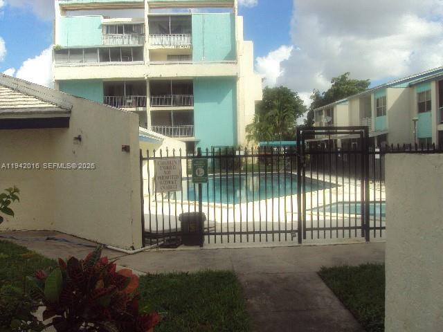 LAUDERHILL, FL — photo 2 of 10
